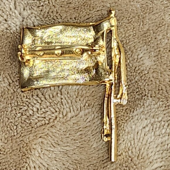 American Flag Pin - Picture 2 of 2